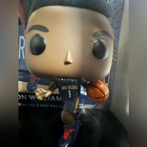 New Orleans Pelicans Zion Williamson #05 Funko Pop - NEW - Picture 11 of 11